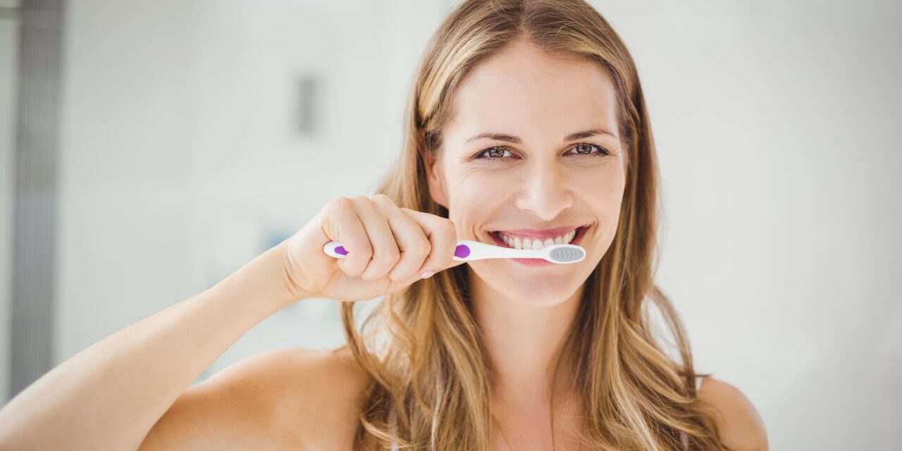 Should I brush my teeth before or after breakfast?