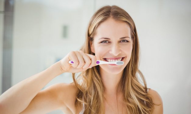 Should I brush my teeth before or after breakfast?